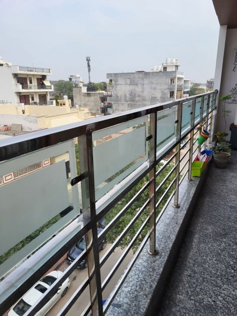 Balcony, sector 7 3 Bedroom 2250 Sq.Ft. Builder Floor In Sector 7 Gurgaon 10371948