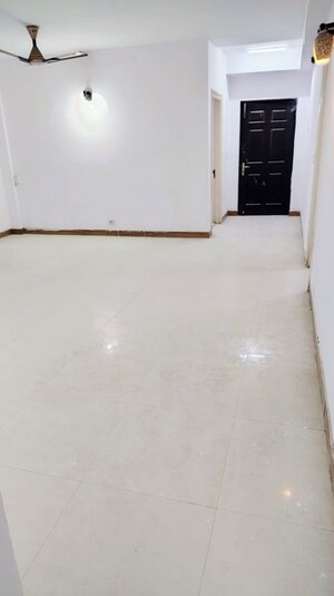 Room in 3 BHK Apartment at BPTP The Resort, Sector 75 – for Sale