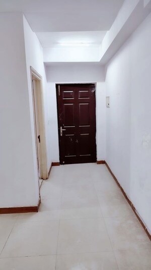 Room in 3 BHK Apartment at BPTP The Resort, Sector 75 – for Sale