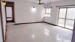 Room in 3 BHK Apartment at BPTP The Resort, Sector 75 – for Sale