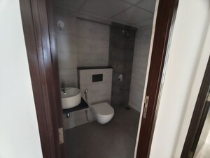 Bathroom in 1 BHK Apartment at Mahindra Alcove, Chandivali – for Rent