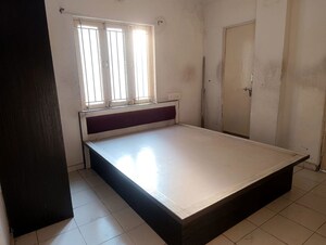 Room in 2 BHK Apartment at Satellite – for Rent