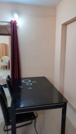 Room in 2.5 BHK Apartment at Kanakia Spaces Niharika, Manpada – for Rent