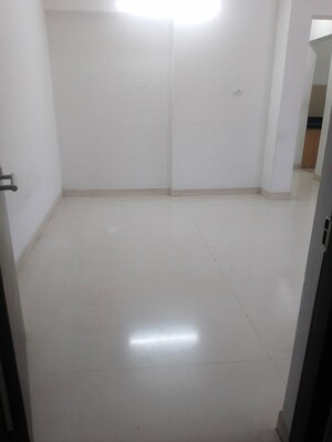 Room in 2 BHK Apartment at Lodha Splendora, Ghodbunder Road – for Rent