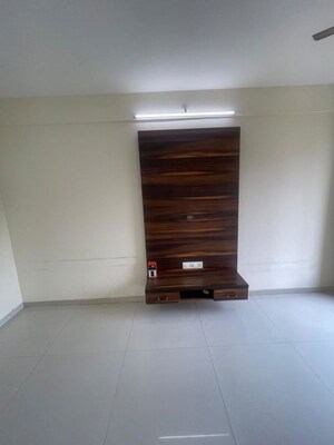 Room in 2 BHK Apartment at Dss Mahavir Millennium, Vasant Vihar – for Rent