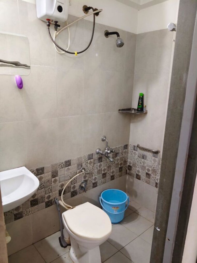 Bathroom, vejalpur 2 Bedroom 950 Sq.Ft. Apartment In Vejalpur Ahmedabad 10372010