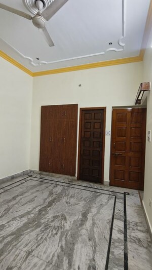 Room in 2 BHK Independent House at Vishesh Khand, Gomti Nagar – for Rent