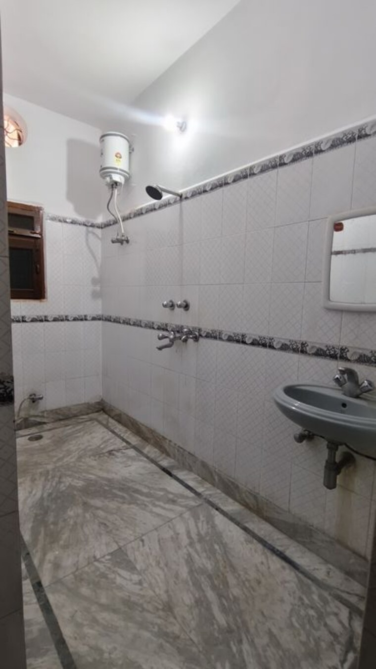 Bathroom, vishesh-khand 2 Bedroom 2152 Sq.Ft. Independent House In Gomti Nagar Lucknow 10372017
