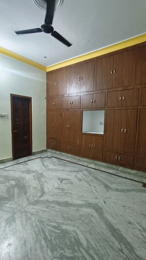 Room in 2 BHK Independent House at Vishesh Khand, Gomti Nagar – for Rent