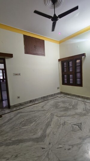 Room in 2 BHK Independent House at Vishesh Khand, Gomti Nagar – for Rent