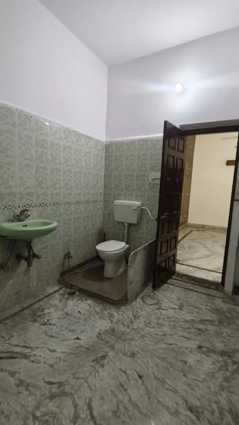 Bathroom, vishesh-khand 2 Bedroom 2152 Sq.Ft. Independent House In Gomti Nagar Lucknow 10372017