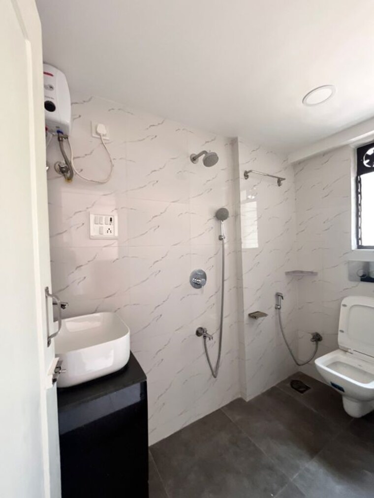 Bathroom, andheri west 2 Bedroom 850 Sq.Ft. Apartment In Andheri West Mumbai 10372034
