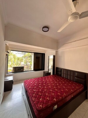 Bedroom in 2 BHK Apartment at Andheri West – for Rent