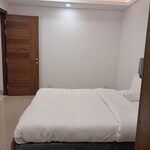 1 BHK 200 Sq.Yd. Builder Floor in Green Park Extension