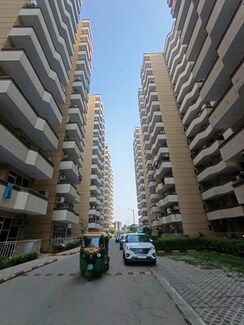 2 BHK Apartment For Rent in Pyramid Square 67A