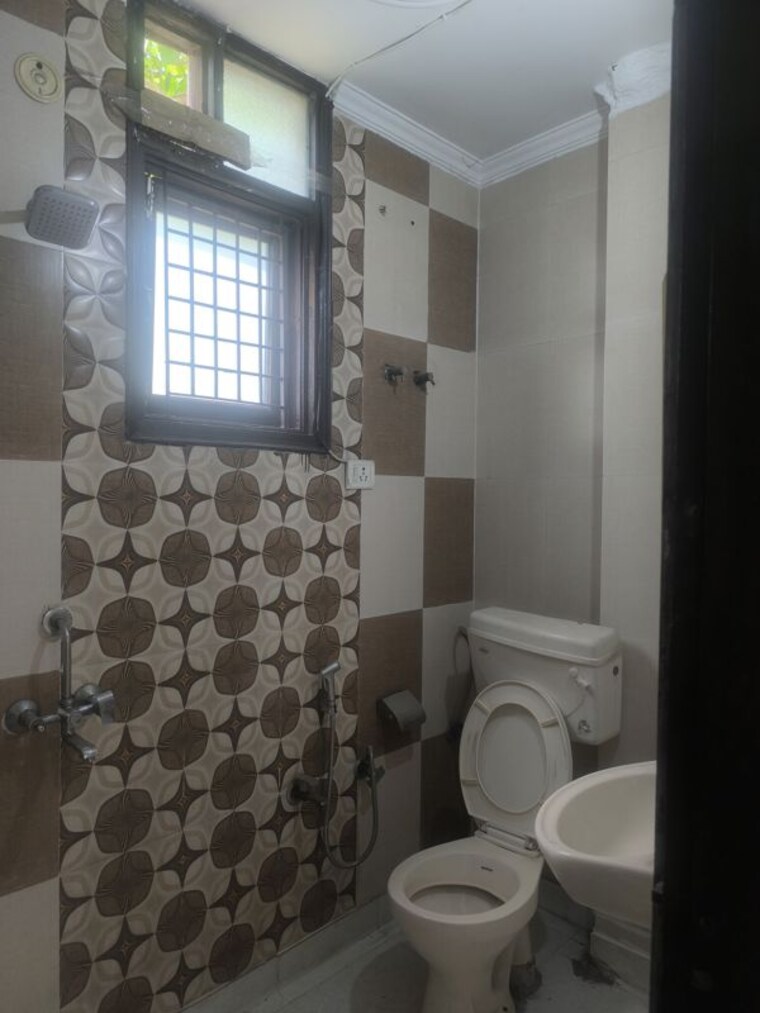 Bathroom, sector 7 dwarka 2 Bedroom 750 Sq.Ft. Builder Floor In Sector 7 Dwarka Delhi 10372061