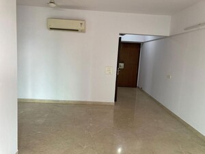 Room in 4 BHK Apartment at DB Woods, Goregaon East – for Rent