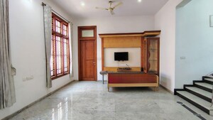 Room in 6 BHK Independent House at Jayanagar – for Rent