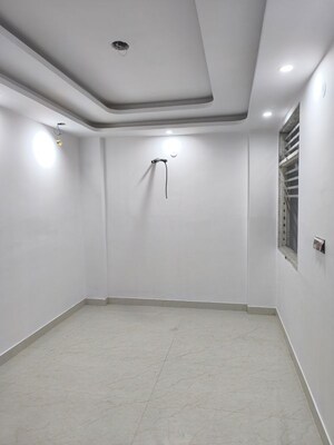  Shop For Rent in Sector 7 Dwarka