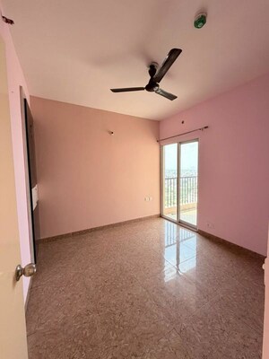 Room in 3.5 BHK Apartment at Gaur City 2, Sector 16c Greater Noida – for Sale