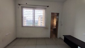 Room in 2 BHK Apartment at Prestige Royale Gardens, Gantiganahalli – for Rent