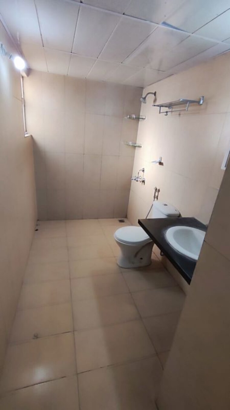 Bathroom, prestige-royale-gardens 2 Bedroom 1304 Sq.Ft. Apartment In Gantiganahalli Bangalore 10372113