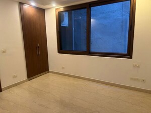 Room in 4 BHK Builder Floor at Greater Kailash I – for Rent