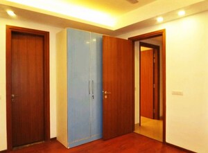 Room in 4 BHK Builder Floor at Greater Kailash I – for Rent