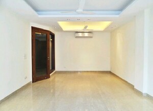 Room in 4 BHK Builder Floor at Greater Kailash I – for Rent