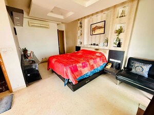 Bedroom in 5 BHK Apartment at Mantri Espana, Outer Ring Road – for Rent