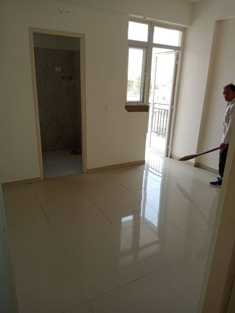 Bathroom, tulsiani-easy-in-homes 2 Bedroom 586 Sq.Ft. Apartment In Sohna Sector 35 Gurgaon 10372067