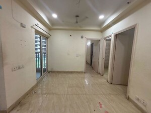 Room in 2 BHK Apartment at Gaur City 2 - 14th Avenue, Sector 16c Greater Noida – for Rent