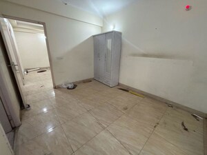 Room in 2 BHK Apartment at Gaur City 2 - 14th Avenue, Sector 16c Greater Noida – for Rent