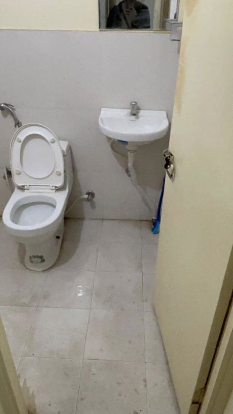 Bathroom, pyramid-pride 2 Bedroom 1000 Sq.Ft. Apartment In Sector 76 Gurgaon 10372159