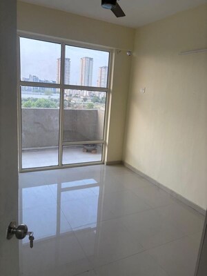 Room in 2 BHK Apartment at Pyramid Midtown, Sector 59 – for Rent