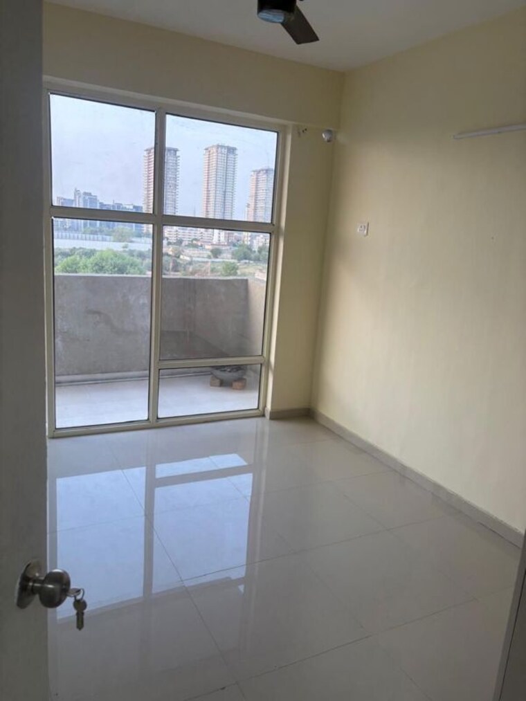 Room, pyramid-midtown 2 Bedroom 700 Sq.Ft. Apartment In Sector 59 Gurgaon 10372163