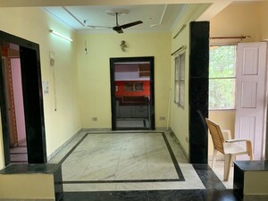 Bedroom in 2.5 BHK Apartment at Mayur Vihar – for Rent