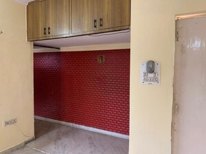 Bathroom in 2.5 BHK Apartment at Mayur Vihar – for Rent