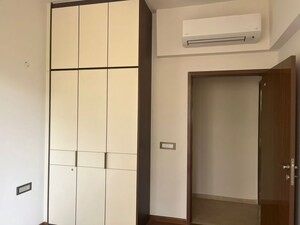 Building Lobby in 3 BHK Builder Floor at Dlf Phase ii – for Rent