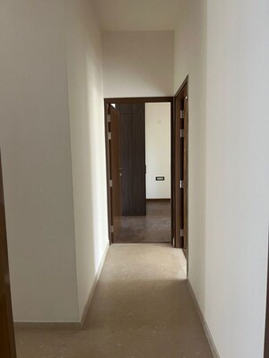 Building Lobby in 3 BHK Builder Floor at Dlf Phase ii – for Rent
