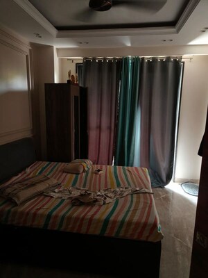 Bedroom in 4 BHK Builder Floor at Sector 27 – for Rent