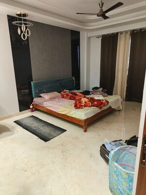 Bedroom in 4 BHK Builder Floor at Sector 27 – for Rent