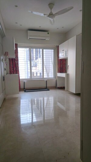 Room in 3 BHK Apartment at Nariman Point – for Rent