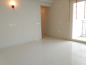 Room in 3 BHK Apartment at Eldeco Live By The Greens, Sector 150 – for Rent