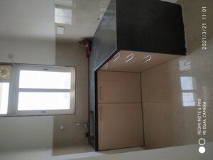 Furnished Amenities in 1.5 BHK Apartment at Kalpataru Elitus, Mulund West – for Rent