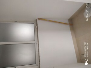 Room in 3 BHK Apartment at Kalpataru Elitus, Mulund West – for Rent