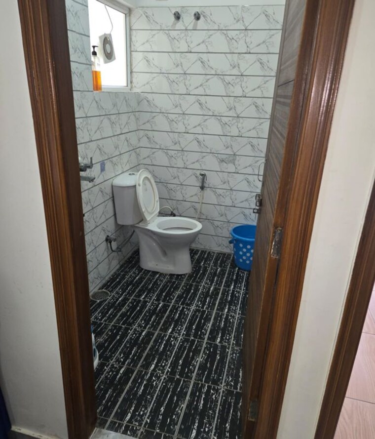 Bathroom, kulhan 1 Bedroom 800 Sq.Ft. Builder Floor In Kulhan Dehradun 10372223