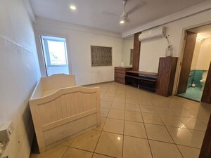 Bathroom in 3 BHK Apartment at Churchgate – for Rent