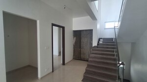 Room in 4 BHK Villa at Lakdi Ka Pul – for Sale