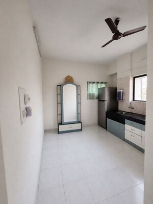 Room in 1 BHK Apartment at Ashish Garden, Kothrud – for Rent